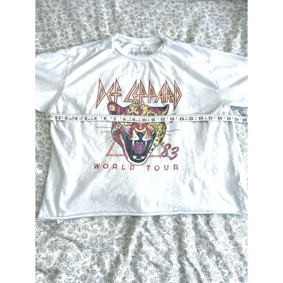 Def Leppard ’83 World Tour Retro Brand Tee Womens Med White - Picture 3 of 7